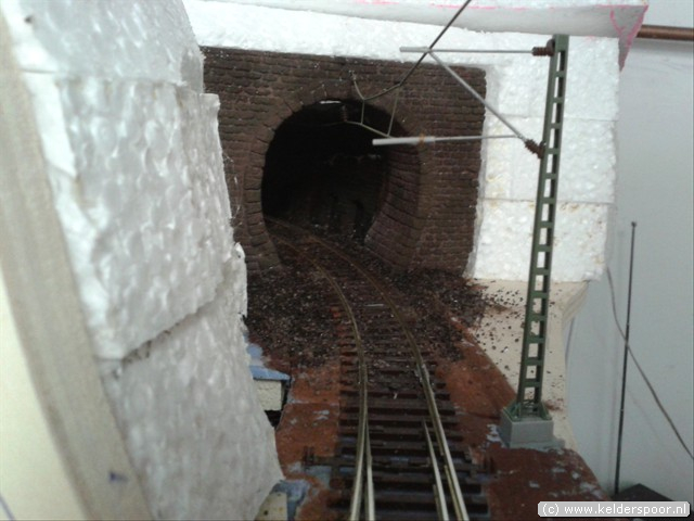 Detail opname van het tunnelportaal bij het eindstation...
